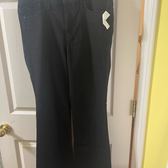 NWT Jessica Simpson Black Mid-Rise Slight Flare stretch denim boot cut 12/31 - Picture 2 of 5